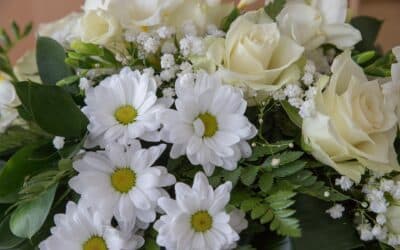 Vilka blommor passar till begravning?